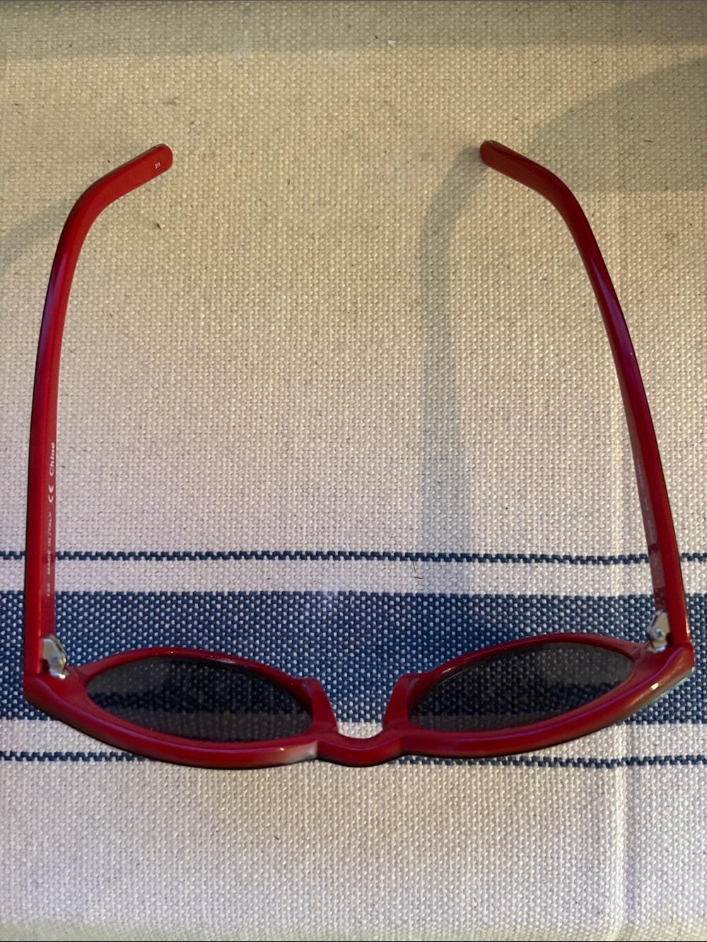 Chloe Red Rounded Cat-Eye Sunglasses - Picture 4 of 9